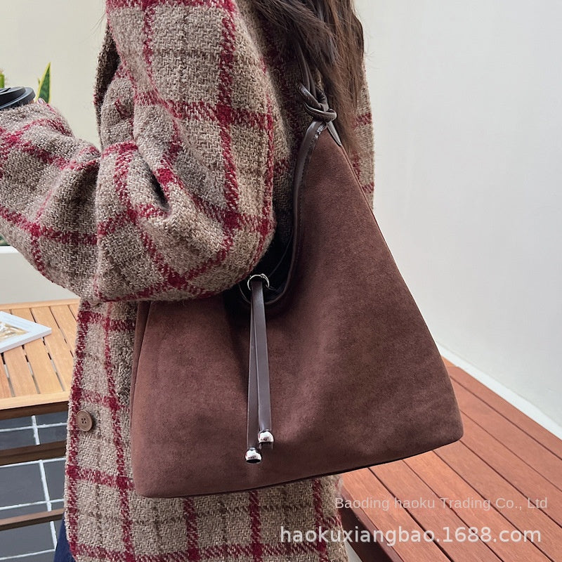 Matte Retro Women's Large Capacity Shoulder Bag, Casual Everyday Tote with Premium Texture